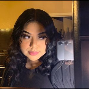 Meet your Posher, Estephany